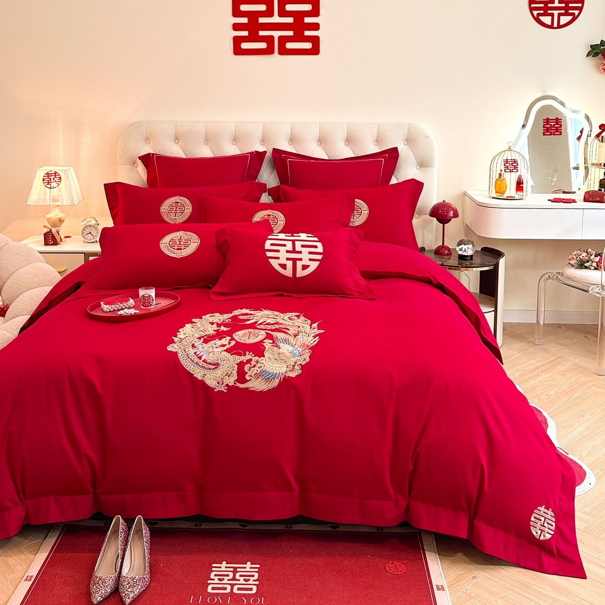 91家纺网 家纺一手货源 找家纺 置顶家纺 2025新款亲肤刺绣婚庆磨毛四件套 龙华凤贵-大红