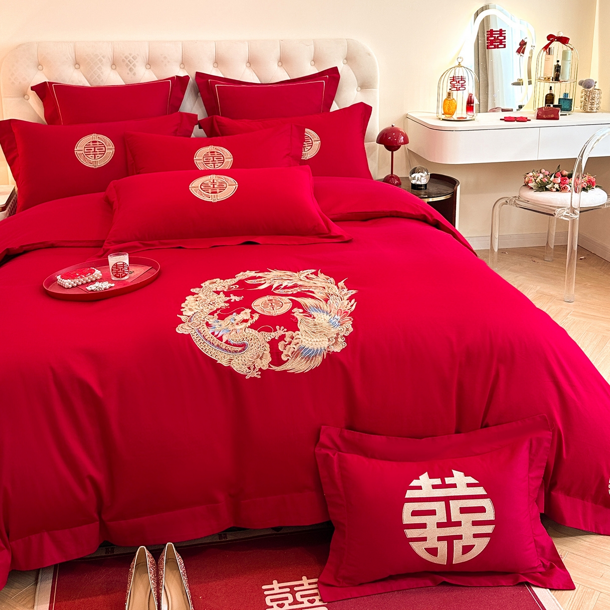 91家纺网 家纺一手货源 找家纺 置顶家纺 2025新款亲肤刺绣婚庆磨毛四件套 龙华凤贵-大红