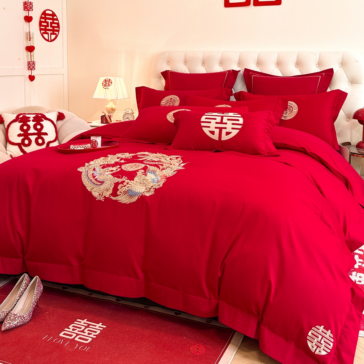 91家纺网 家纺一手货源 找家纺 置顶家纺 2025新款亲肤刺绣婚庆磨毛四件套 龙华凤贵-大红