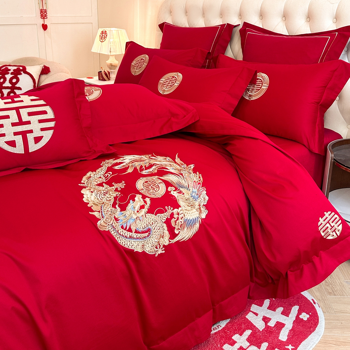 91家纺网 家纺一手货源 找家纺 置顶家纺 2025新款亲肤刺绣婚庆磨毛四件套 龙华凤贵-大红