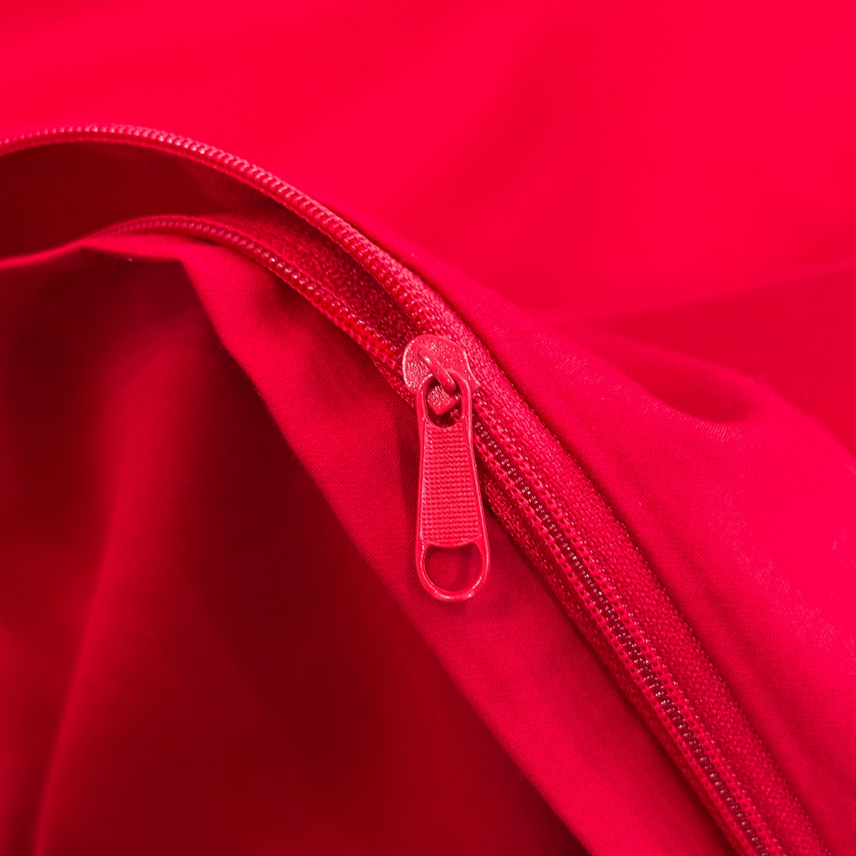 91家纺网 家纺一手货源 找家纺 置顶家纺 2025新款亲肤刺绣婚庆磨毛四件套 龙腾凤悦-大红