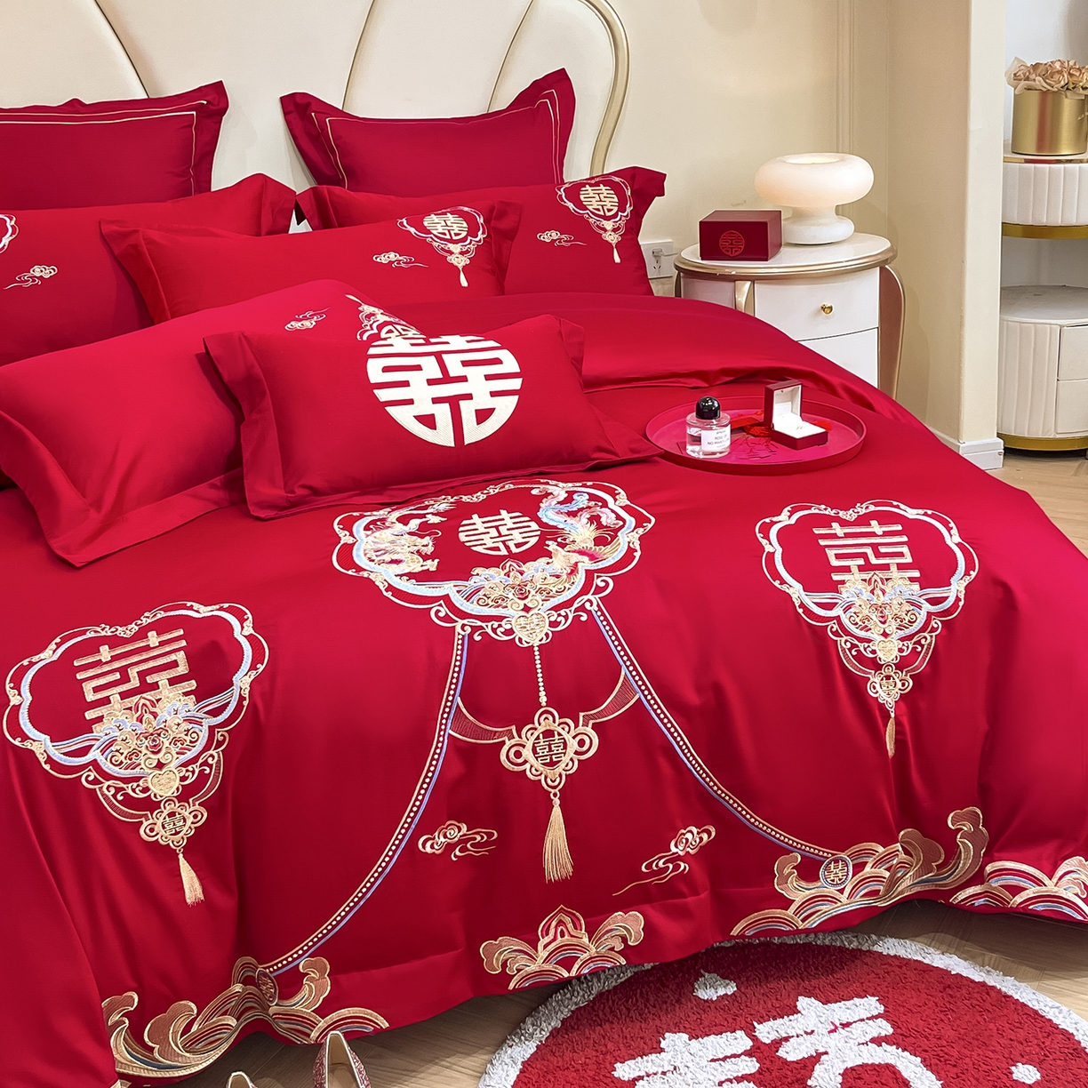 91家纺网 家纺一手货源 找家纺 置顶家纺 2025新款亲肤刺绣婚庆磨毛四件套 龙章凤姿-大红
