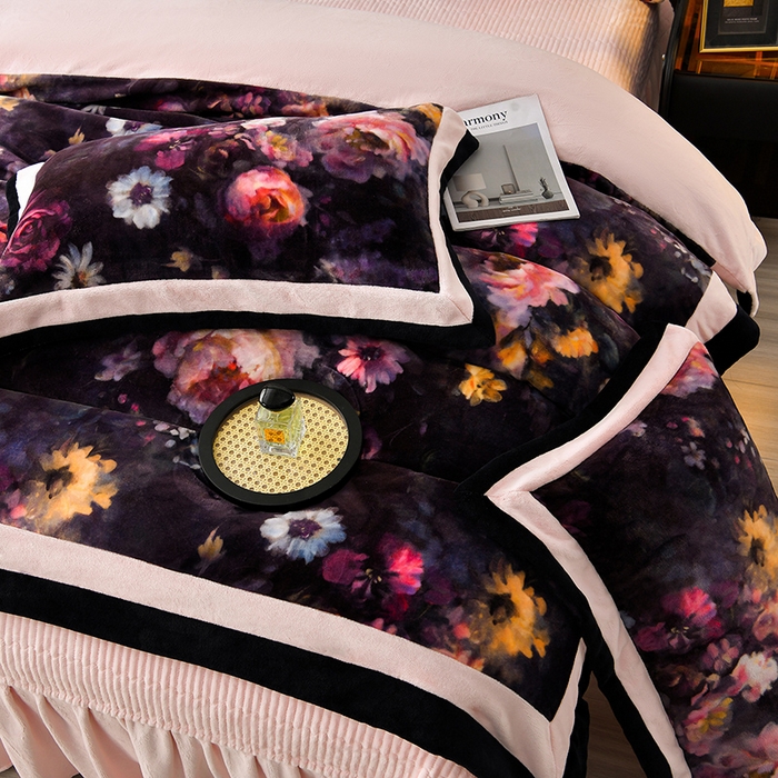 91家纺网 家纺一手货源 找家纺 馨梦缘 2025新款牛奶绒数码印花四件套 百花齐放-粉