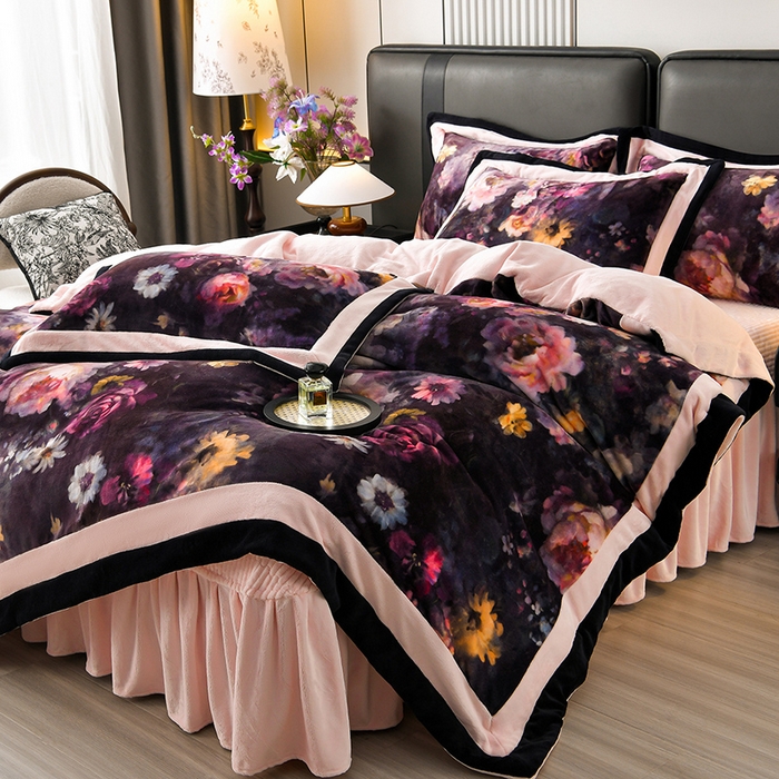 91家纺网 家纺一手货源 找家纺 馨梦缘 2025新款牛奶绒数码印花四件套 百花齐放-粉