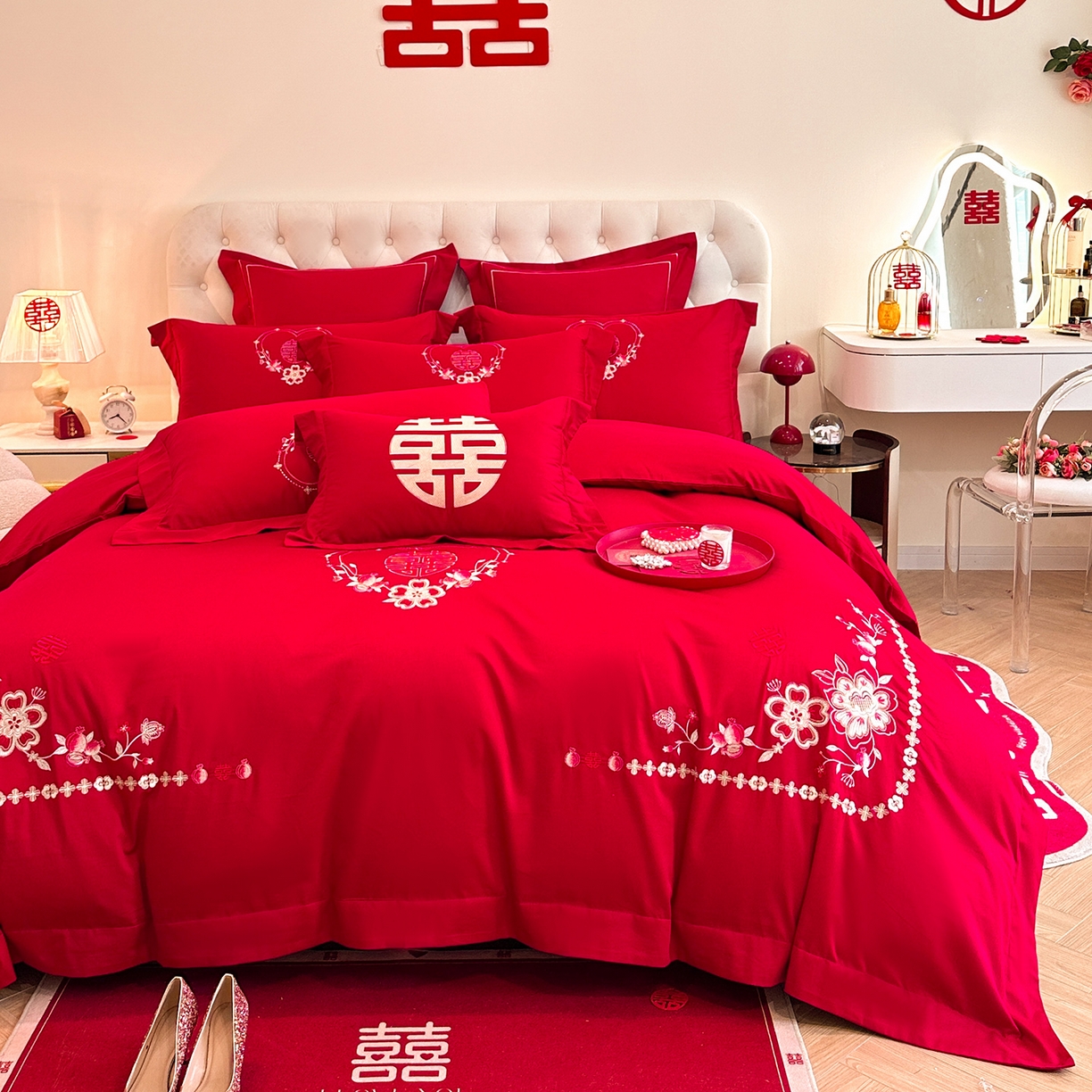 91家纺网 家纺一手货源 找家纺 置顶家纺 2025新款亲肤刺绣婚庆磨毛四件套 倾心-大红