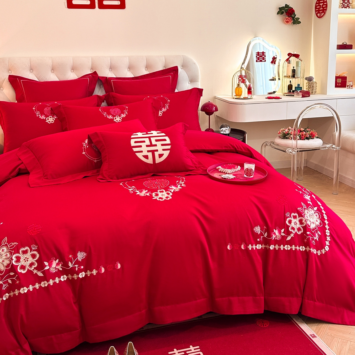 91家纺网 家纺一手货源 找家纺 置顶家纺 2025新款亲肤刺绣婚庆磨毛四件套 倾心-大红