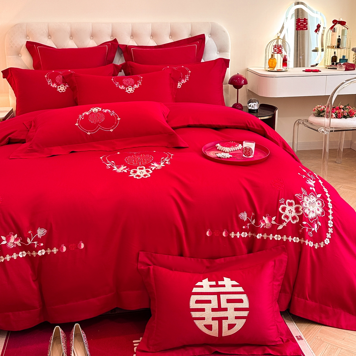 91家纺网 家纺一手货源 找家纺 置顶家纺 2025新款亲肤刺绣婚庆磨毛四件套 倾心-大红