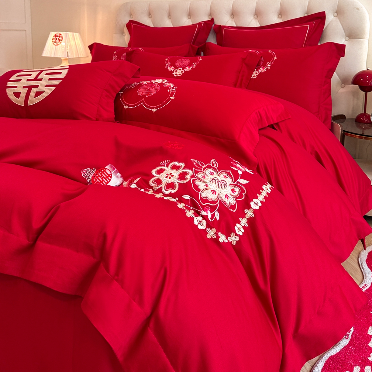 91家纺网 家纺一手货源 找家纺 置顶家纺 2025新款亲肤刺绣婚庆磨毛四件套 倾心-大红