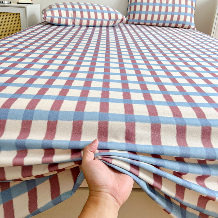 91家纺网 家纺一手货源 找家纺 感遇 2025新款全棉磨毛A类床单床笠三件套 蓝咖格