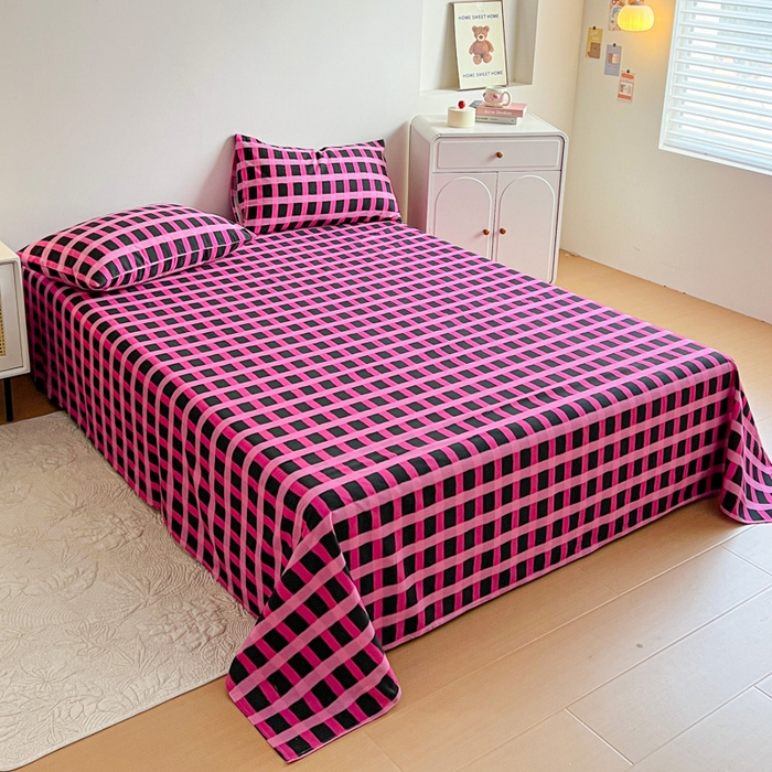 91家纺网 家纺一手货源 找家纺 感遇 2025新款全棉磨毛A类床单床笠三件套 玫红格