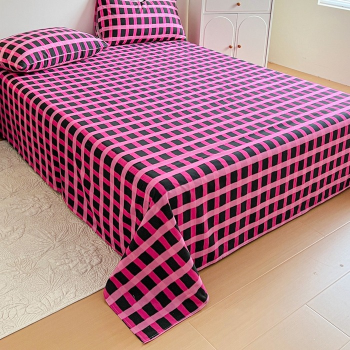 91家纺网 家纺一手货源 找家纺 感遇 2025新款全棉磨毛A类床单床笠三件套 玫红格