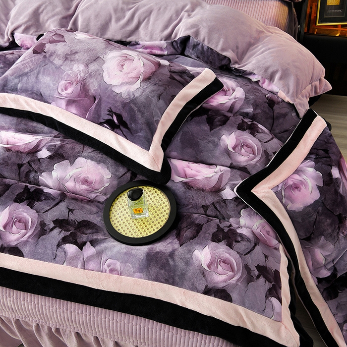 91家纺网 家纺一手货源 找家纺 馨梦缘 2025新款牛奶绒数码印花四件套 玫瑰时光-紫