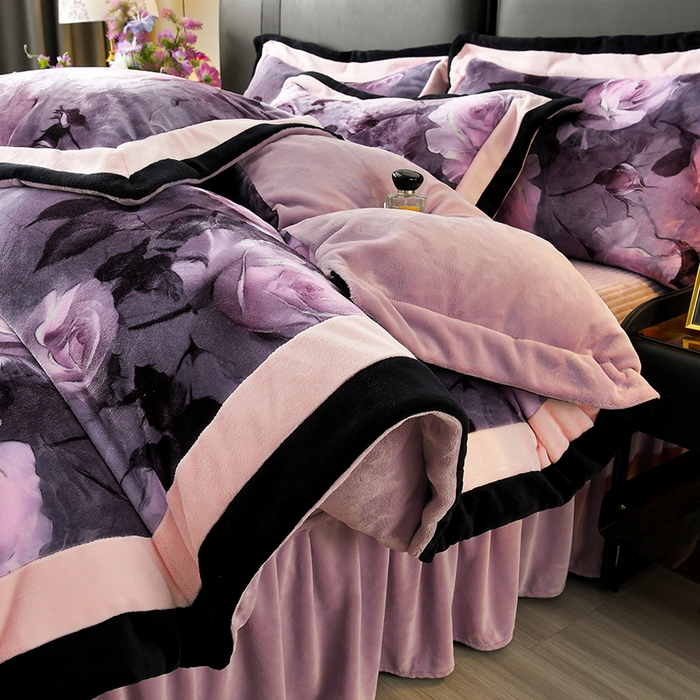 91家纺网 家纺一手货源 找家纺 馨梦缘 2025新款牛奶绒数码印花四件套 玫瑰时光-紫