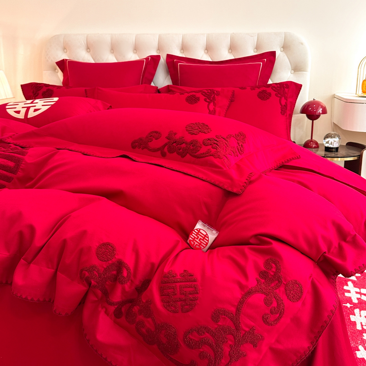 91家纺网 家纺一手货源 找家纺 置顶家纺 2025新款亲肤刺绣婚庆磨毛四件套 禧祥-大红