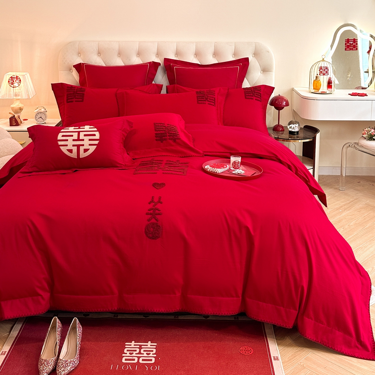 91家纺网 家纺一手货源 找家纺 置顶家纺 2025新款亲肤刺绣婚庆磨毛四件套 囍从天降-大红