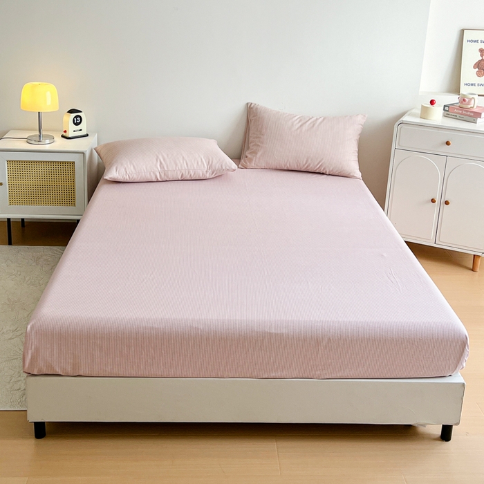 91家纺网 家纺一手货源 找家纺 感遇 2025新款全棉磨毛A类床单床笠三件套 细条粉