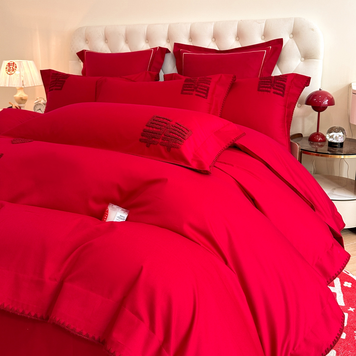 91家纺网 家纺一手货源 找家纺 置顶家纺 2025新款亲肤刺绣婚庆磨毛四件套 囍从天降-大红