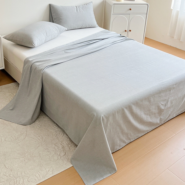 91家纺网 家纺一手货源 找家纺 感遇 2025新款全棉磨毛A类床单床笠三件套 细条灰