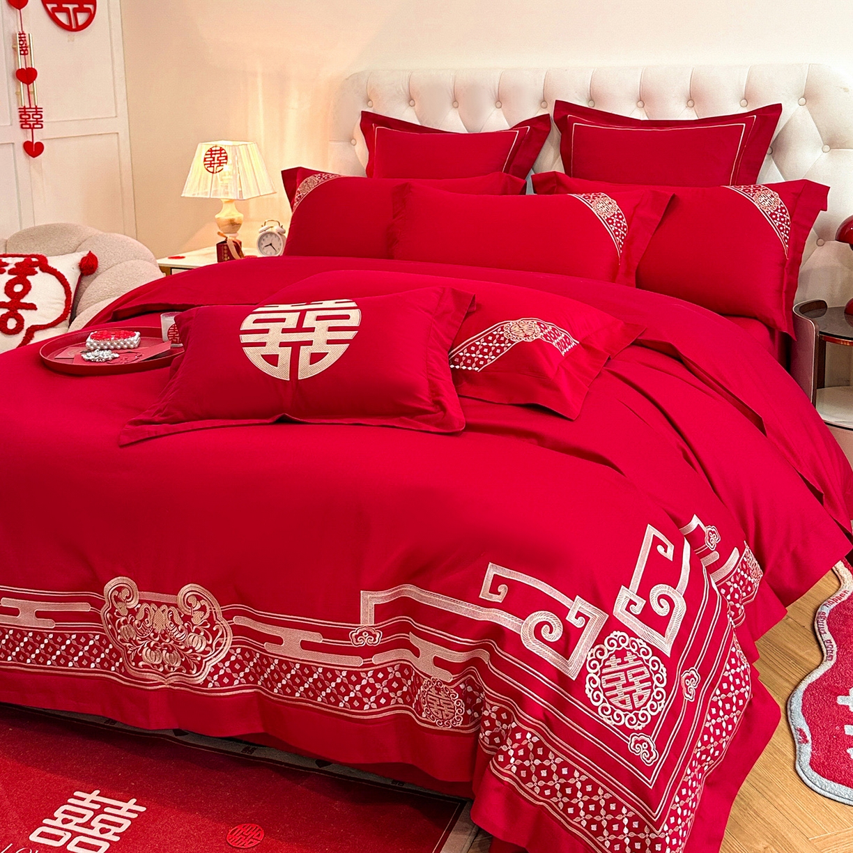 91家纺网 家纺一手货源 找家纺 置顶家纺 2025新款亲肤刺绣婚庆磨毛四件套 囍结良缘-大红