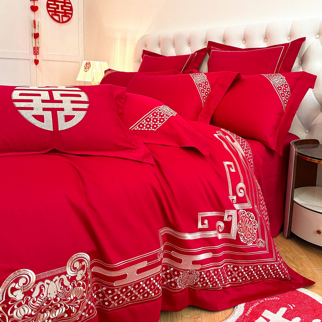 91家纺网 家纺一手货源 找家纺 置顶家纺 2025新款亲肤刺绣婚庆磨毛四件套 囍结良缘-大红