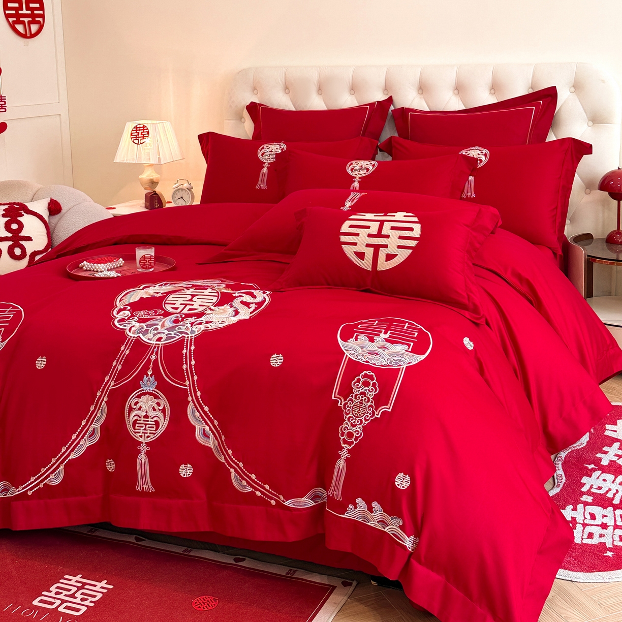 91家纺网 家纺一手货源 找家纺 置顶家纺 2025新款亲肤刺绣婚庆磨毛四件套 招财龙凤-大红