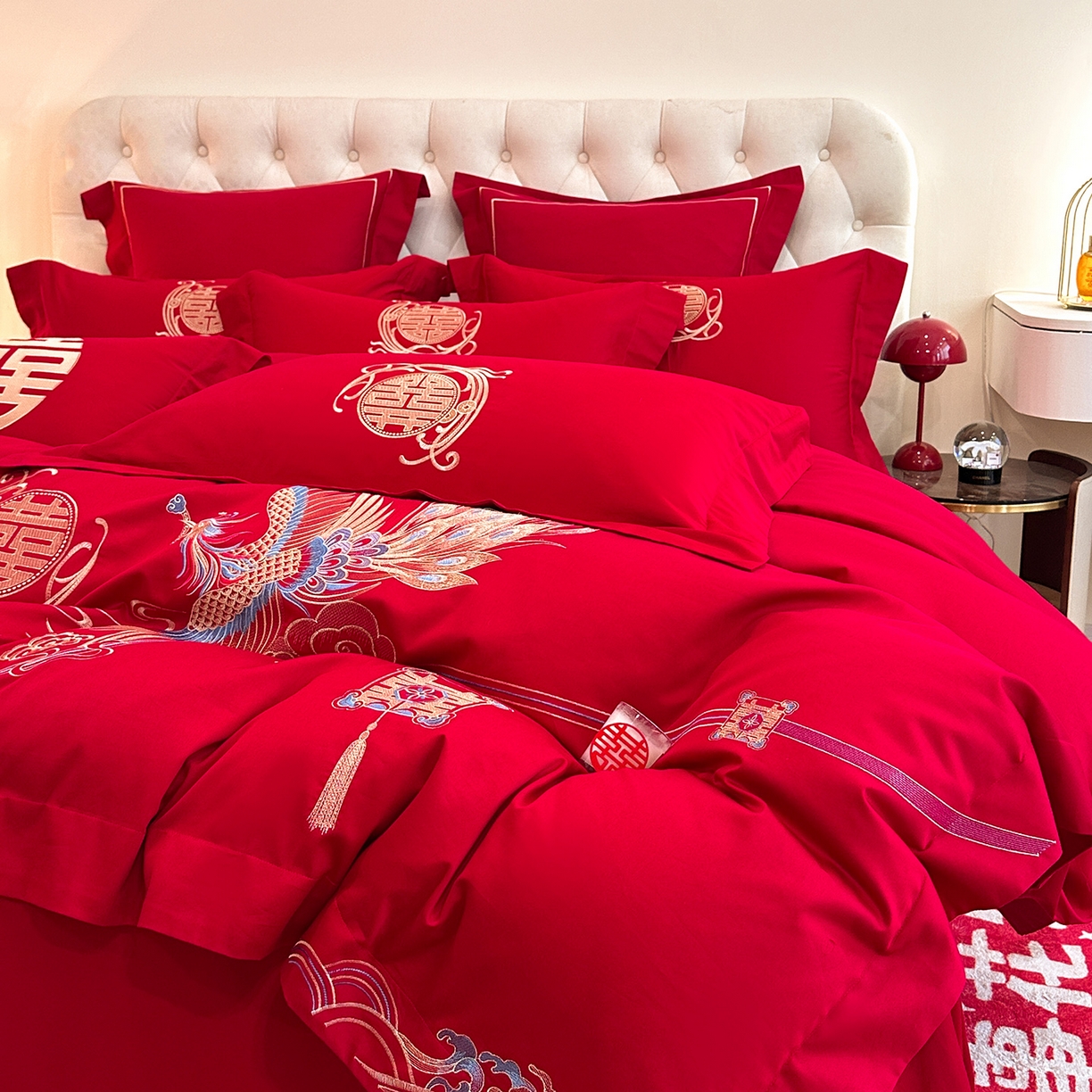 91家纺网 家纺一手货源 找家纺 置顶家纺 2025新款亲肤刺绣婚庆磨毛四件套 至尊龙凤-大红