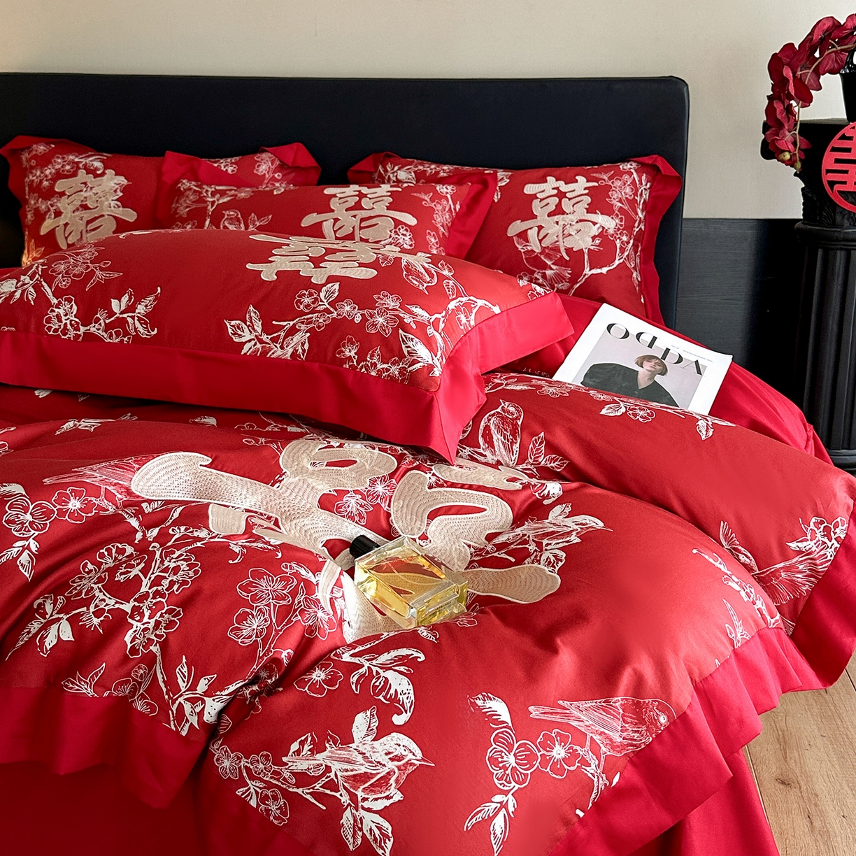 91家纺网 家纺一手货源 找家纺 置顶家纺 2025新款数码印花亲肤婚庆绣花四件套-大囍-暴富 大囍-暴富-大红