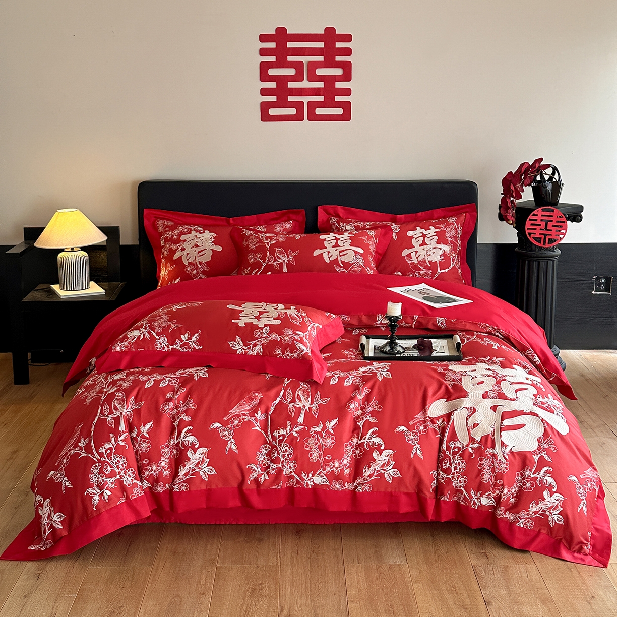 91家纺网 家纺一手货源 找家纺 置顶家纺 2025新款数码印花亲肤婚庆绣花四件套-大囍-暴富 大囍-暴富-大红