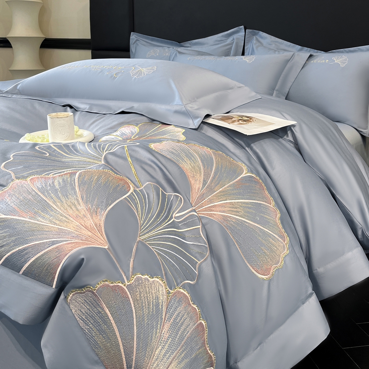 91家纺网 家纺一手货源 找家纺 置顶家纺 2025新款亲肤拼接刺绣四件套-一路繁花 一路繁花-天蓝