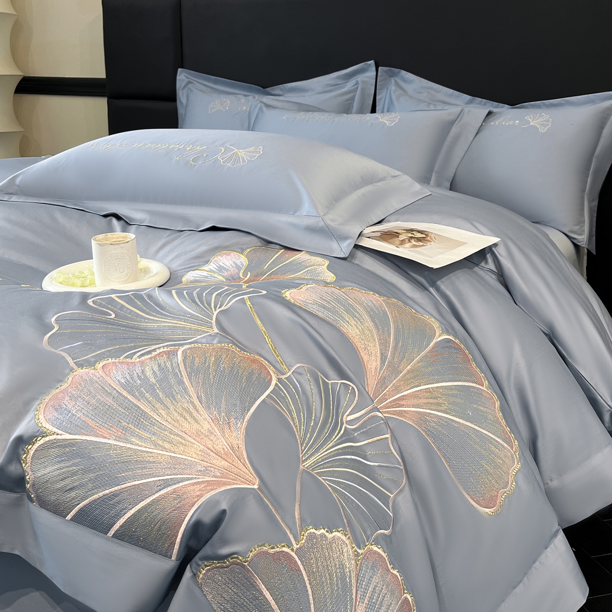 91家纺网 家纺一手货源 找家纺 置顶家纺 2025新款亲肤拼接刺绣四件套-一路繁花 一路繁花-天蓝