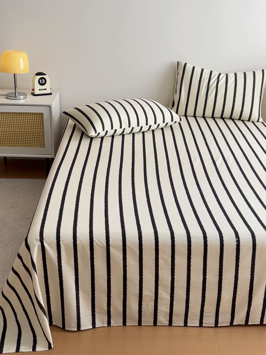 91家纺网 家纺一手货源 找家纺 感遇 2025新款全棉磨毛A类床单床笠三件套 黑条纹