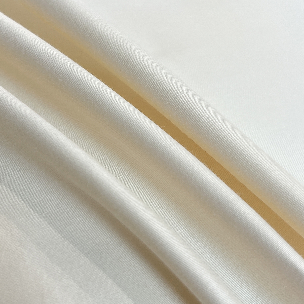 91家纺网 家纺一手货源 找家纺 置顶家纺 2025新款亲肤拼接刺绣四件套-一路繁花 一路繁花-白+香芋紫