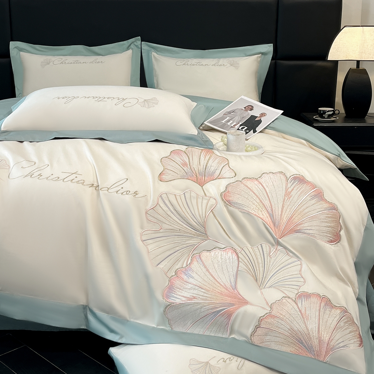 91家纺网 家纺一手货源 找家纺 置顶家纺 2025新款亲肤拼接刺绣四件套-一路繁花 一路繁花-白+繁星蓝