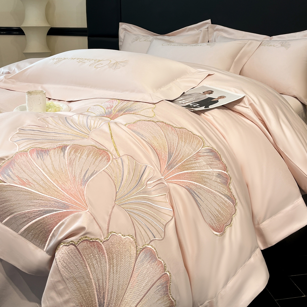 91家纺网 家纺一手货源 找家纺 置顶家纺 2025新款亲肤拼接刺绣四件套-一路繁花 一路繁花-玉粉