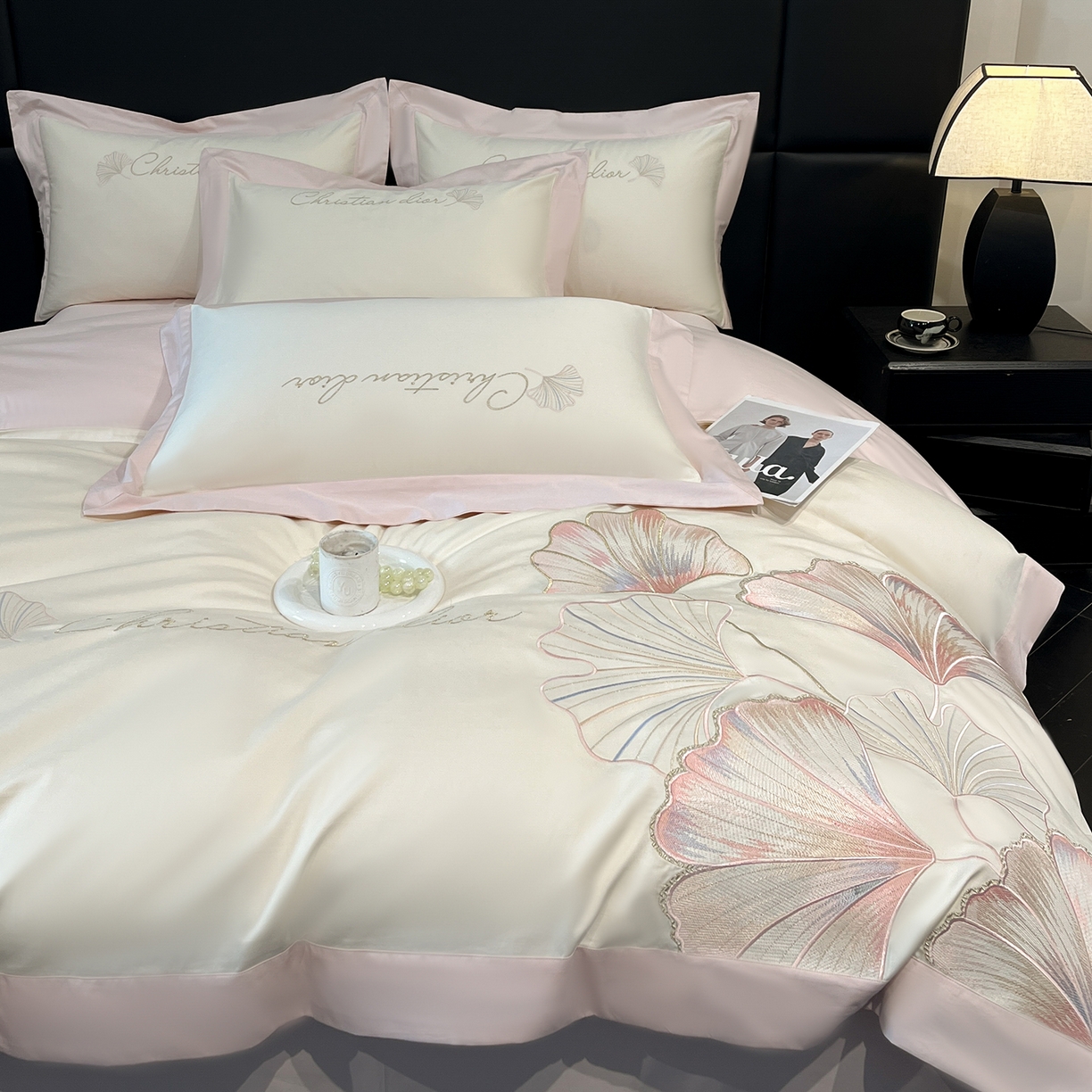 91家纺网 家纺一手货源 找家纺 置顶家纺 2025新款亲肤拼接刺绣四件套-一路繁花 一路繁花-白+粉