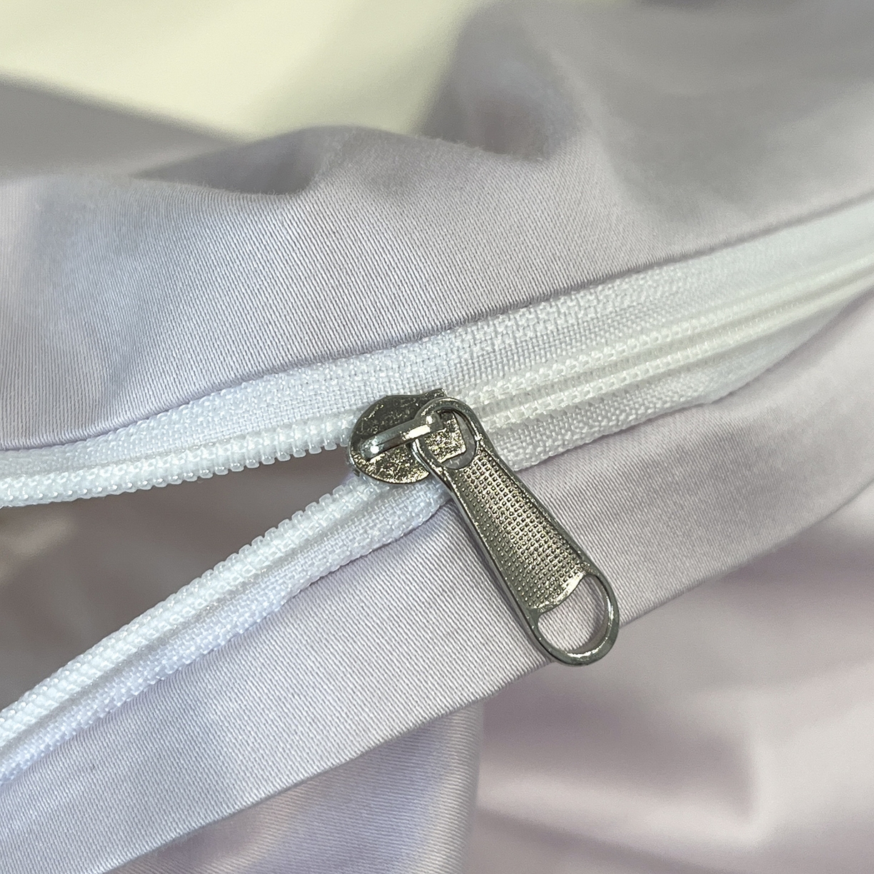 91家纺网 家纺一手货源 找家纺 置顶家纺 2025新款亲肤拼接刺绣四件套-一路繁花 一路繁花-白+香芋紫