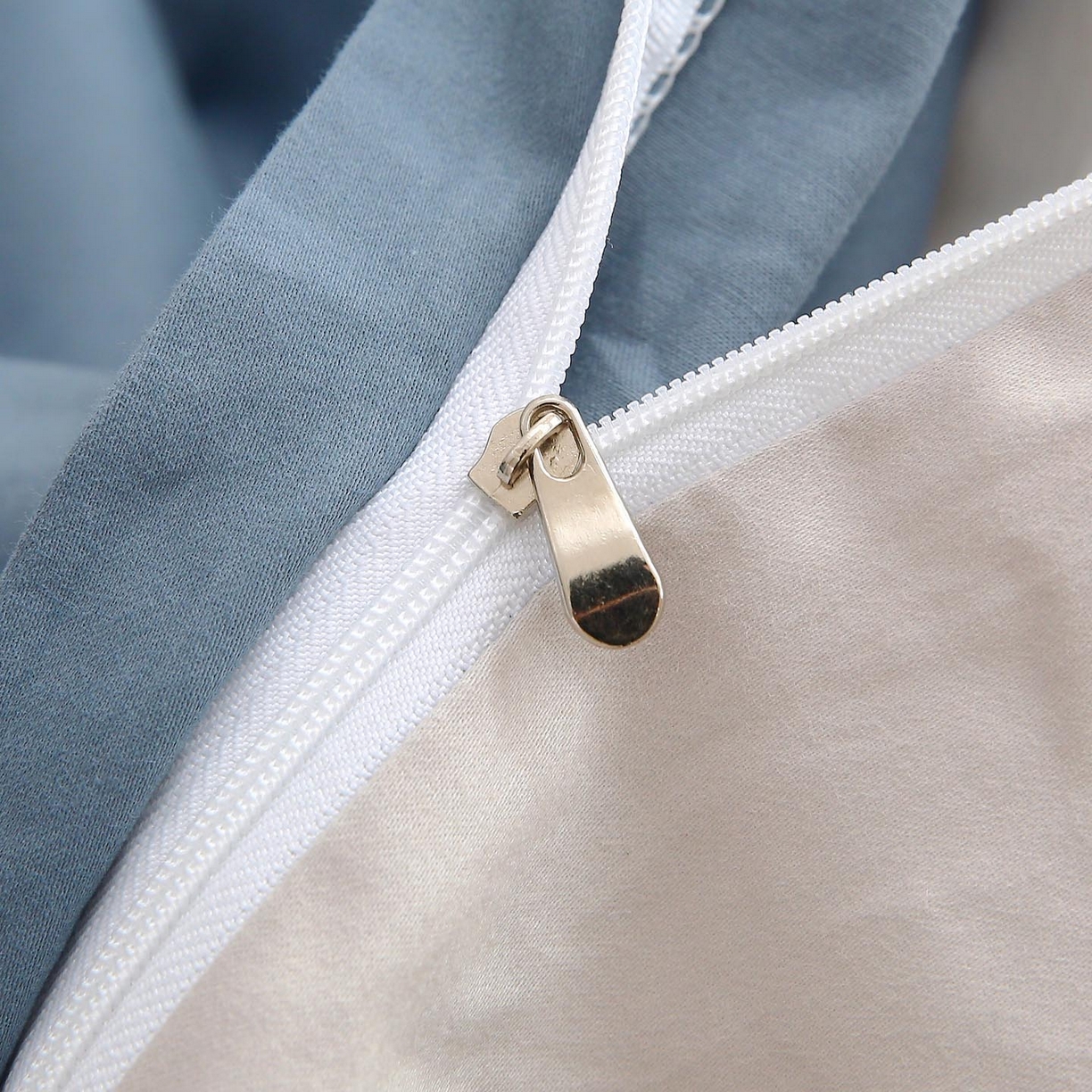 91家纺网 家纺一手货源 找家纺 梧桐树 2025新款纯色双拼100%棉磨毛全棉纯棉四件套 蓝韵雾纱