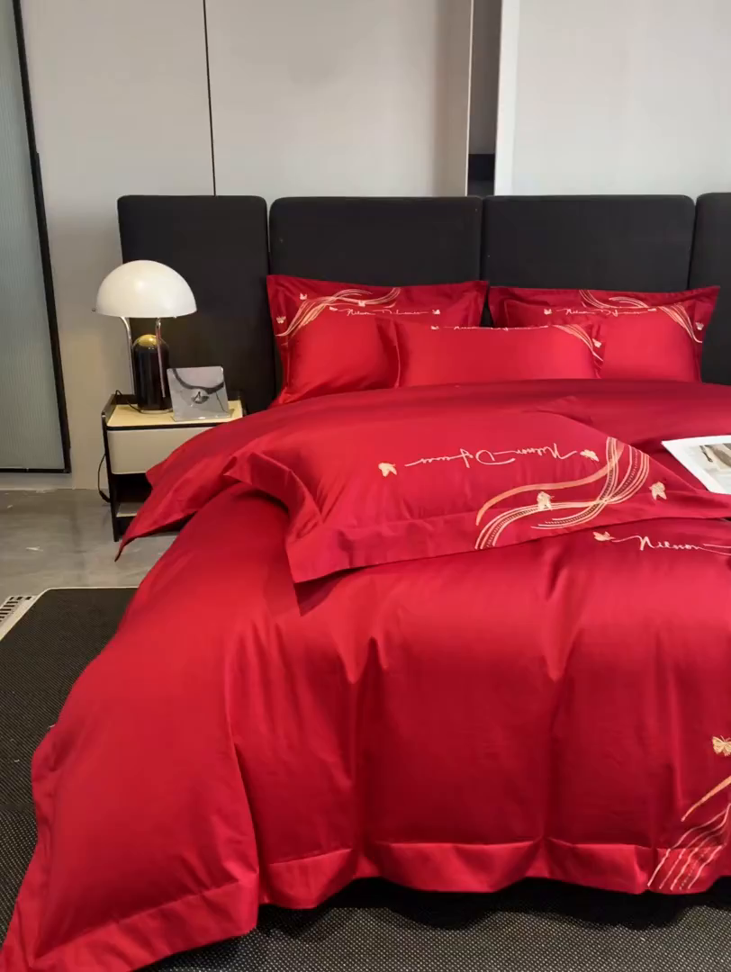 91家纺网 家纺一手货源 找家纺 置顶家纺 2025新款全棉纯棉刺绣四件套迪奥系列 迪奥-大红