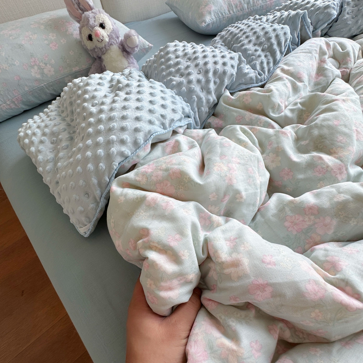 91家纺网 家纺一手货源 找家纺 （总）8+8 2025新款全棉双层纱豆豆被被子被芯春秋被冬被