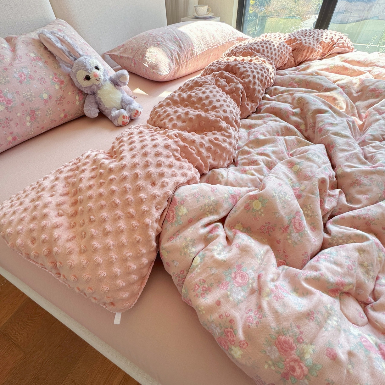 91家纺网 家纺一手货源 找家纺 8+8 2025新款全棉双层纱豆豆被被子被芯春秋被冬被 蔷薇庄园