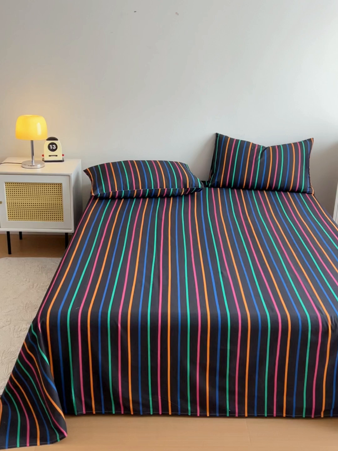 91家纺网 家纺一手货源 找家纺 感遇 2025新款全棉磨毛A类床单床笠三件套 霓虹