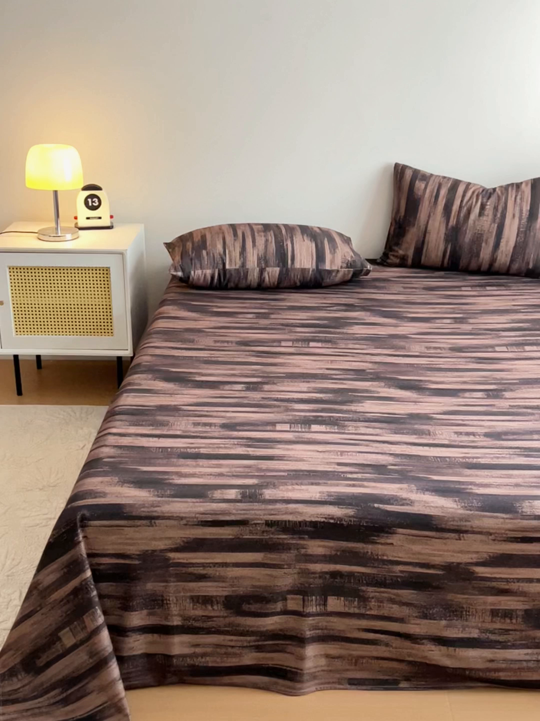 91家纺网 家纺一手货源 找家纺 感遇 2025新款全棉磨毛A类床单床笠三件套 巧克力