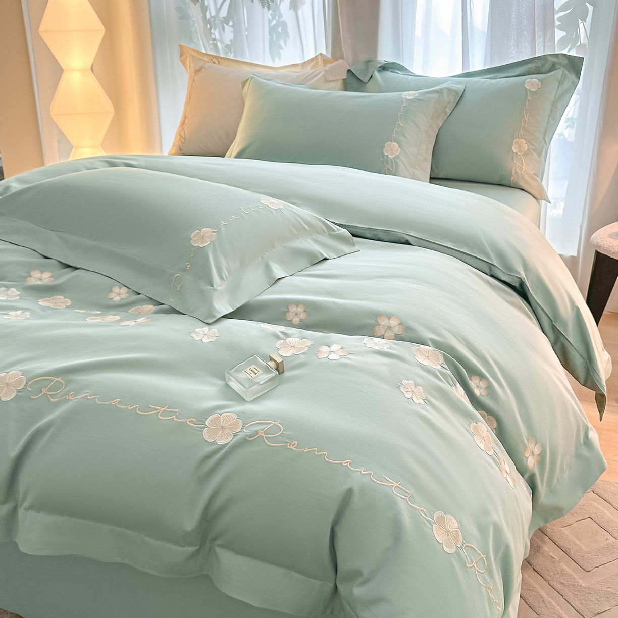 91家纺网 家纺一手货源 找家纺 （总）置顶家纺 2025新款全棉纯棉刺绣四件套桃花朵朵系列