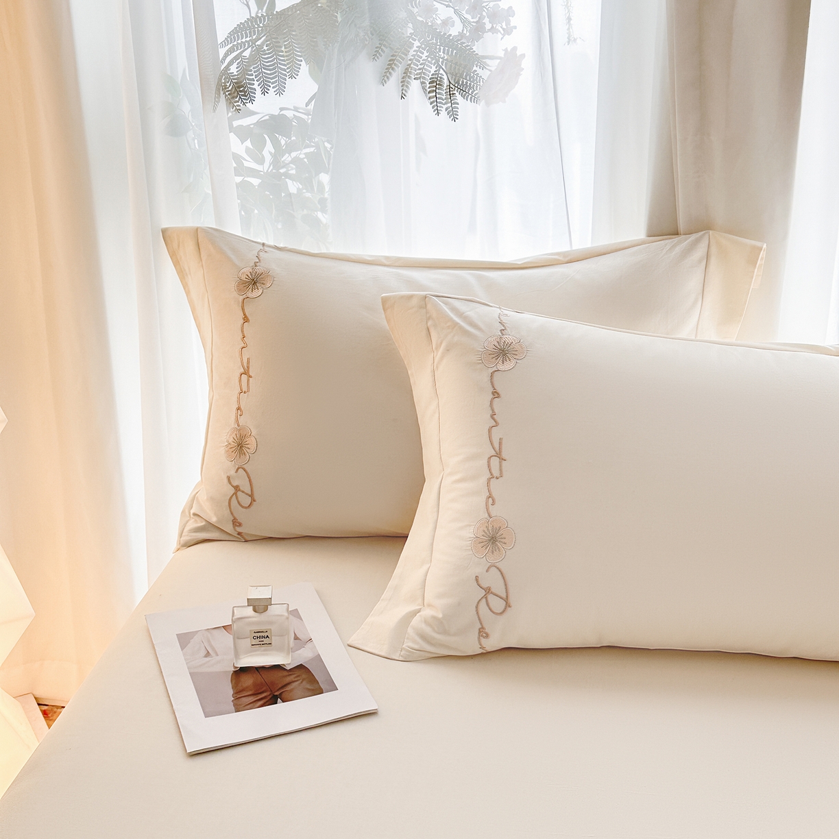 91家纺网 家纺一手货源 找家纺 置顶家纺 2025新款全棉纯棉刺绣四件套桃花朵朵系列 桃花朵朵-奶昔白