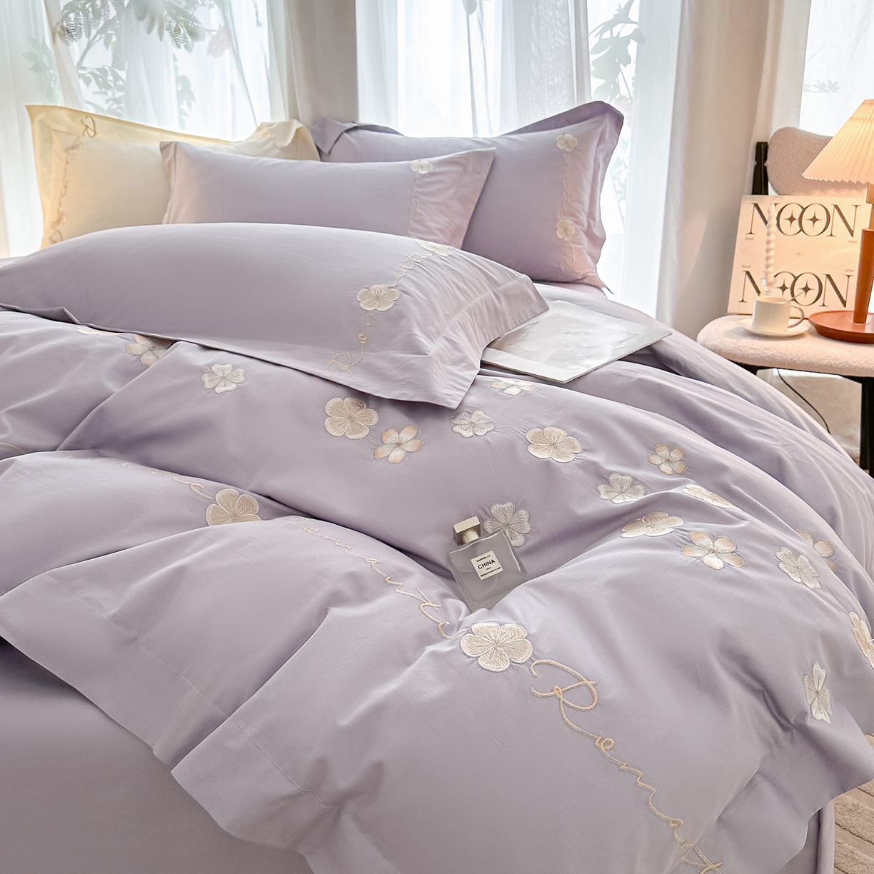 91家纺网 家纺一手货源 找家纺 置顶家纺 2025新款全棉纯棉刺绣四件套桃花朵朵系列 桃花朵朵-香芋紫