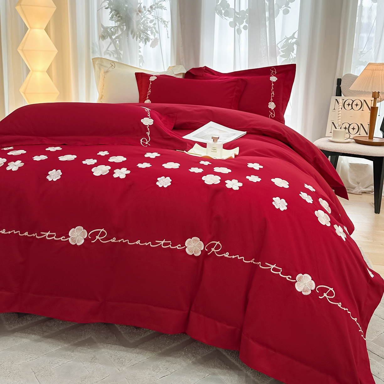 91家纺网 家纺一手货源 找家纺 置顶家纺 2025新款全棉纯棉刺绣四件套桃花朵朵系列 桃花朵朵-大红