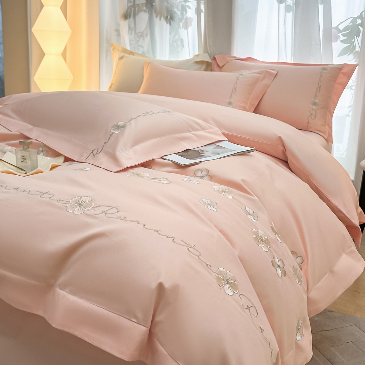 91家纺网 家纺一手货源 找家纺 置顶家纺 2025新款全棉纯棉刺绣四件套桃花朵朵系列 桃花朵朵-玉色