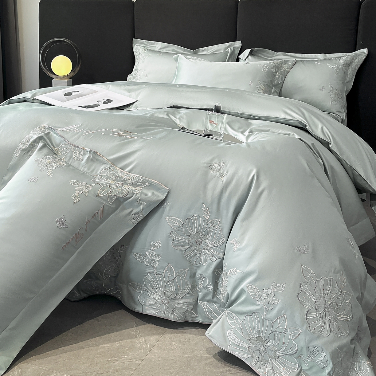 91家纺网 家纺一手货源 找家纺 置顶家纺 2025新款亲肤加厚磨毛刺绣四件套-花间拾梦系列 花间拾梦-月影蓝