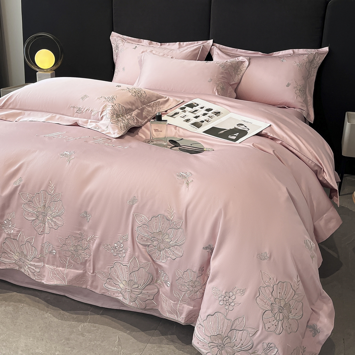 91家纺网 家纺一手货源 找家纺 置顶家纺 2025新款亲肤加厚磨毛刺绣四件套-花间拾梦系列 花间拾梦-浅豆沙