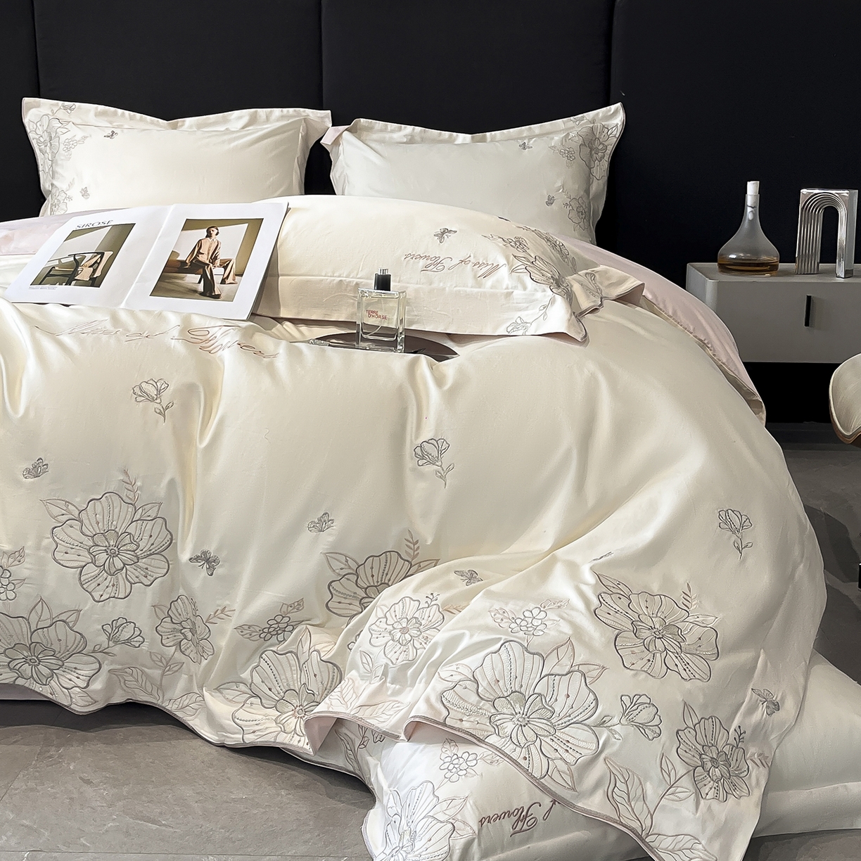 91家纺网 家纺一手货源 找家纺 置顶家纺 2025新款亲肤加厚磨毛刺绣四件套-花间拾梦系列 花间拾梦-白+粉